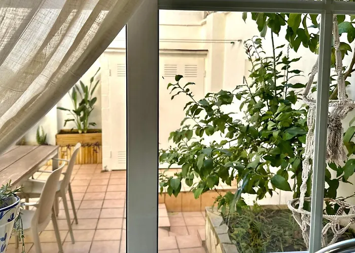 Casa Calma & Patio بيت للعطل دينايا