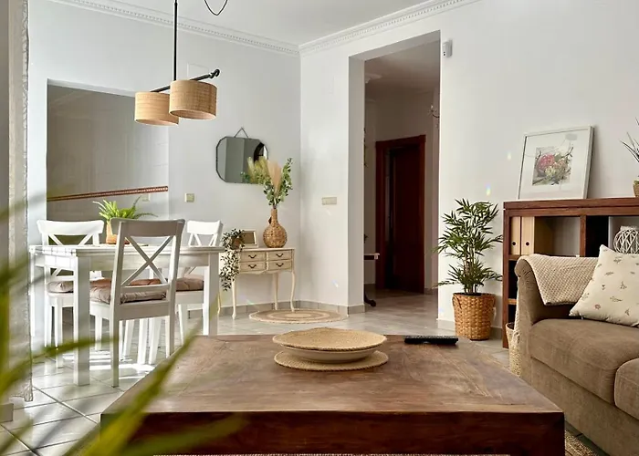 Casa Calma & Patio بيت للعطل